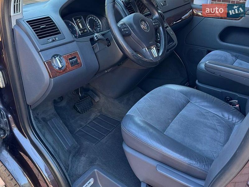 Минивэн Volkswagen Multivan 2013 в Киеве