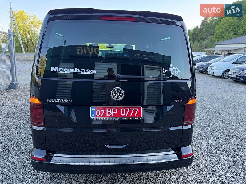Минивэн Volkswagen Multivan 2018 в Иршаве