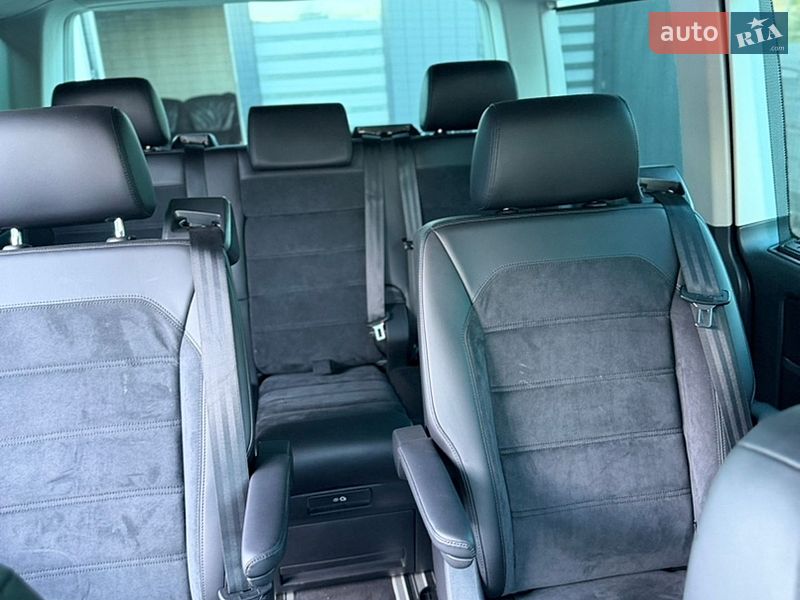 Минивэн Volkswagen Multivan 2018 в Иршаве