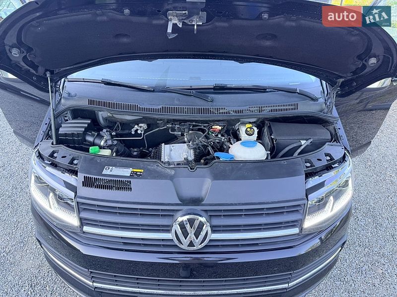 Минивэн Volkswagen Multivan 2018 в Иршаве