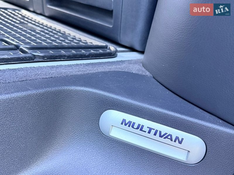 Минивэн Volkswagen Multivan 2018 в Иршаве
