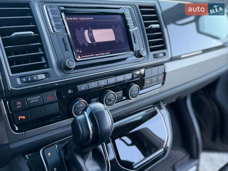 Минивэн Volkswagen Multivan 2018 в Иршаве