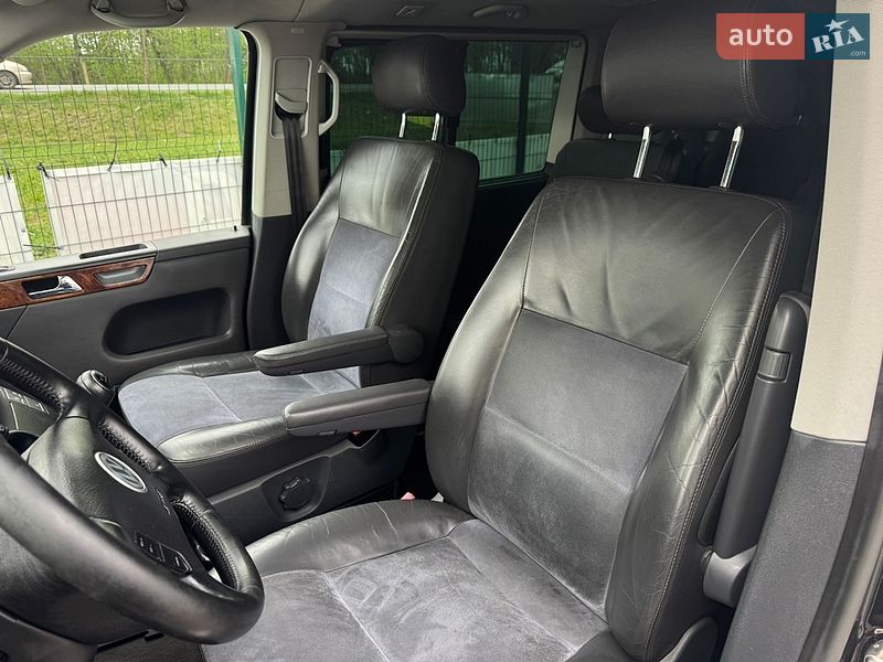 Минивэн Volkswagen Multivan 2009 в Умани