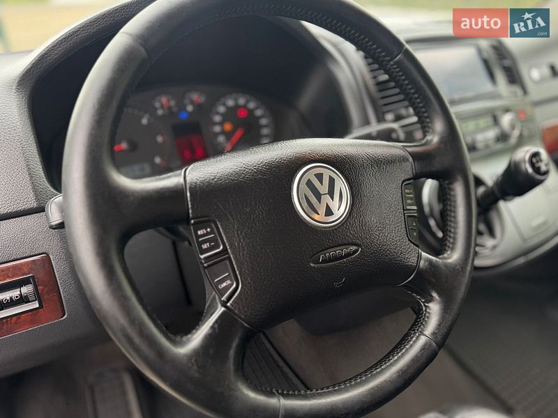 Минивэн Volkswagen Multivan 2009 в Умани