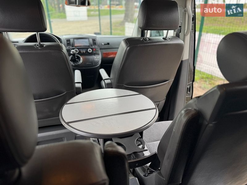 Минивэн Volkswagen Multivan 2009 в Умани