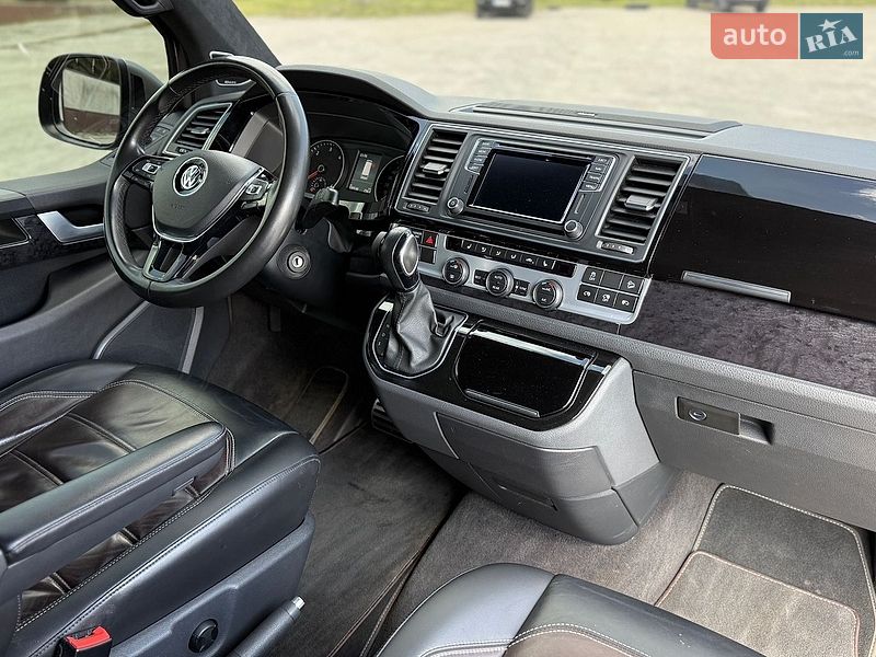 Минивэн Volkswagen Multivan 2017 в Киеве