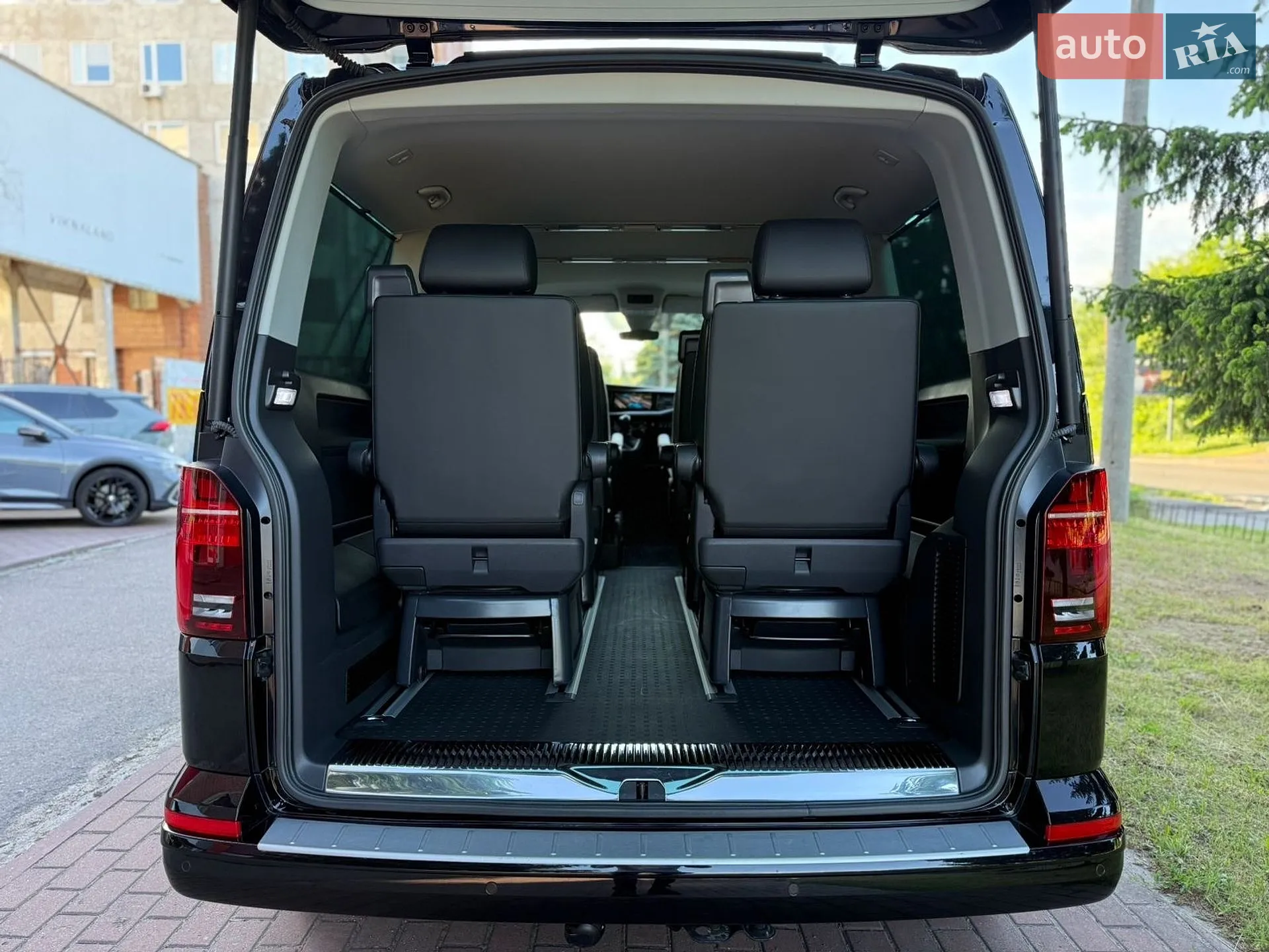 2022 Volkswagen Multivan - мініатюра 12