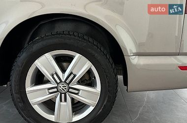 Мінівен Volkswagen Multivan 2017 в Львові