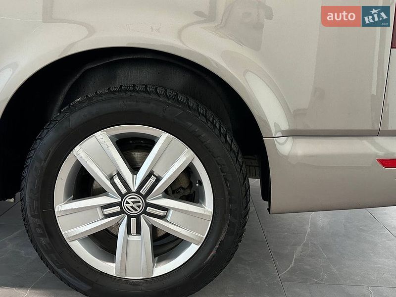 Мінівен Volkswagen Multivan 2017 в Львові