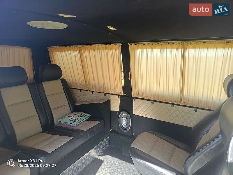Минивэн Volkswagen Multivan 2004 в Киеве