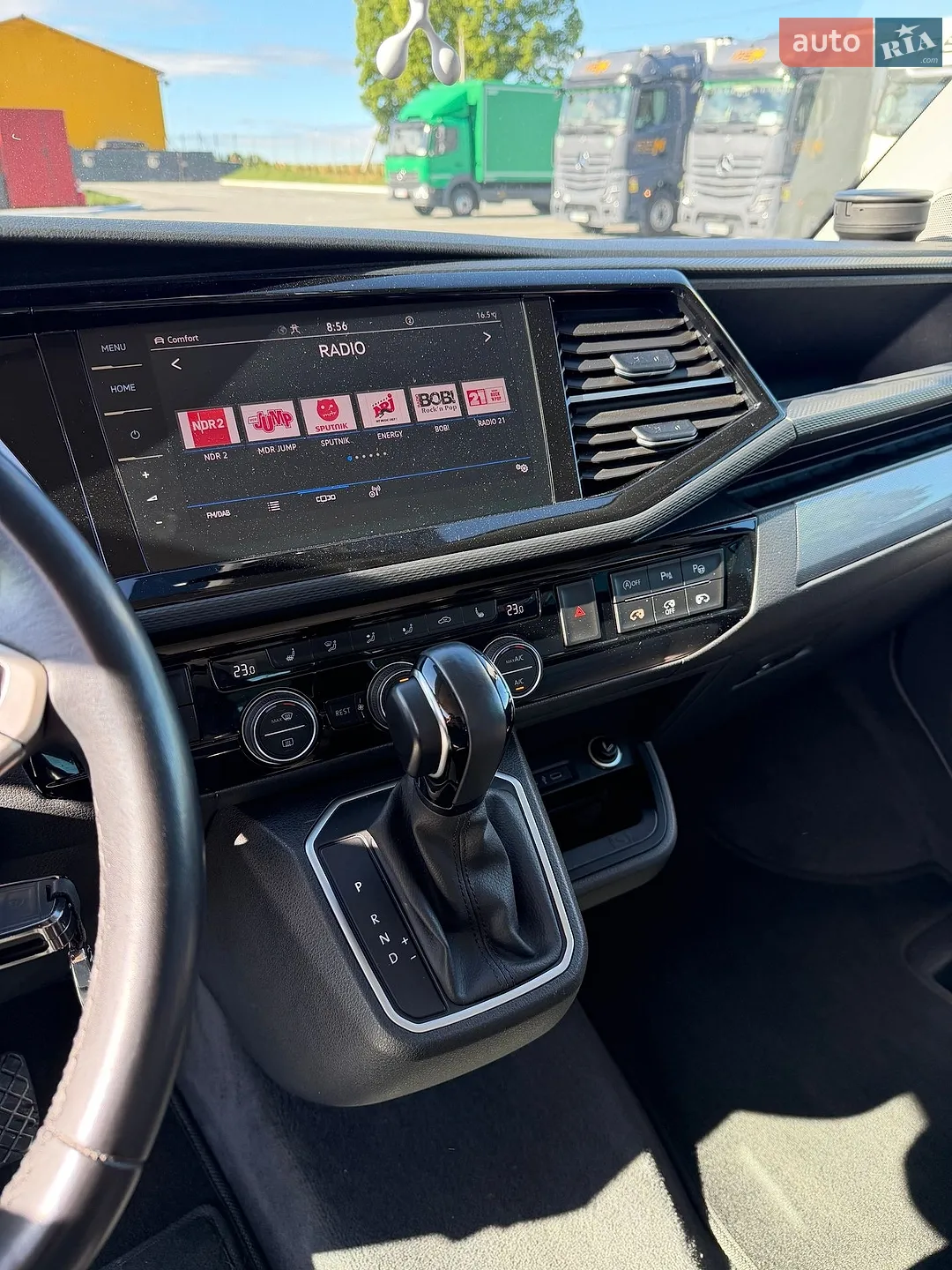2021 Volkswagen Multivan - мініатюра 21