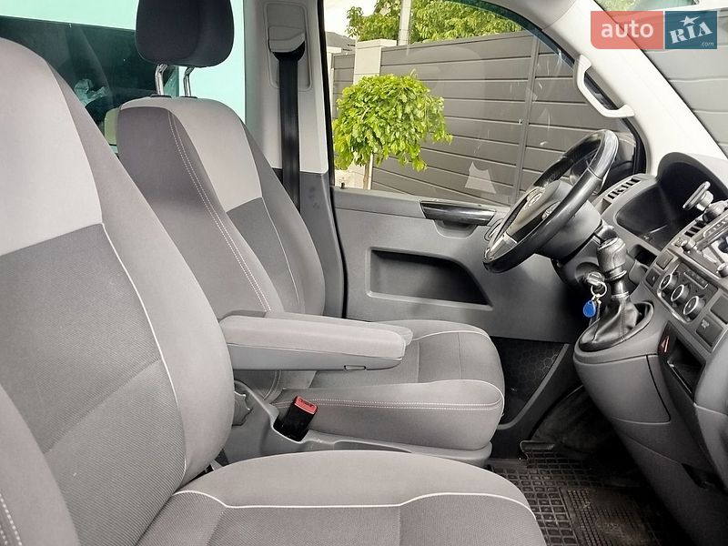 Мінівен Volkswagen Multivan 2014 в Києві