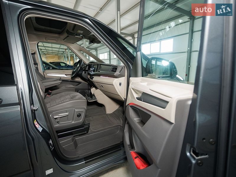 Минивэн Volkswagen Multivan 2024 в Черновцах