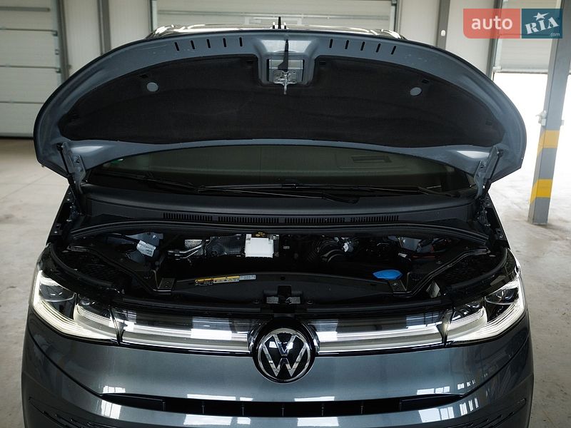 Минивэн Volkswagen Multivan 2024 в Черновцах