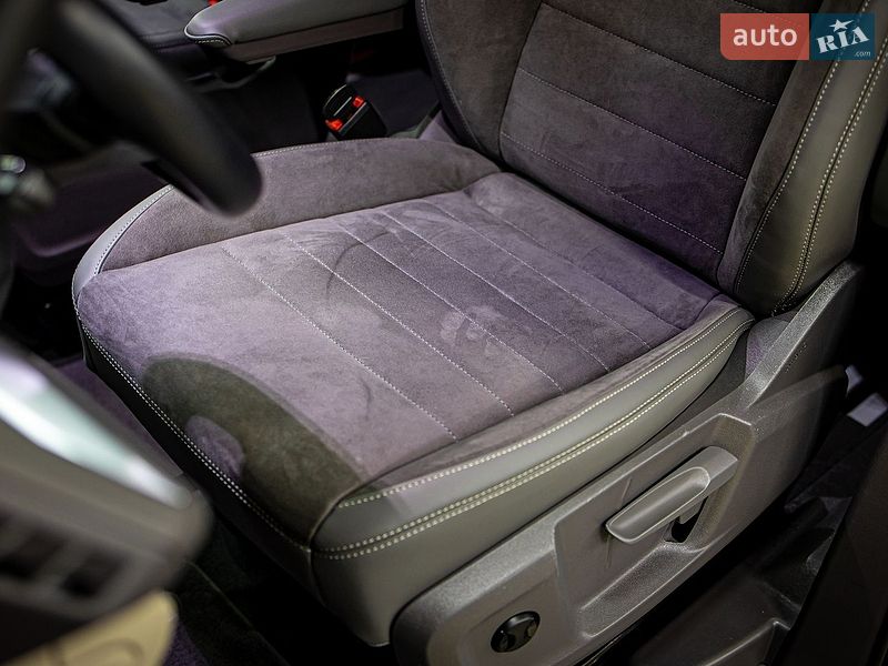 Минивэн Volkswagen Multivan 2022 в Черновцах