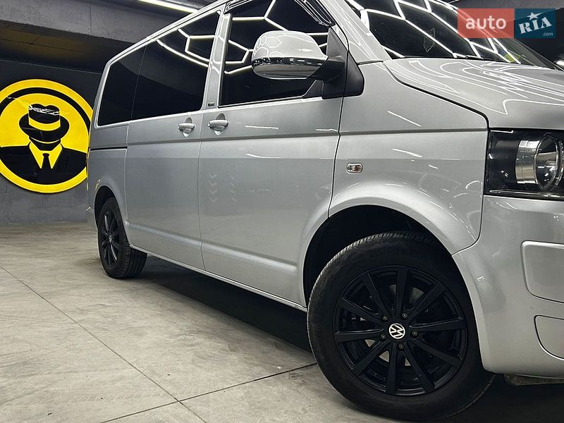 Минивэн Volkswagen Multivan 2014 в Черновцах
