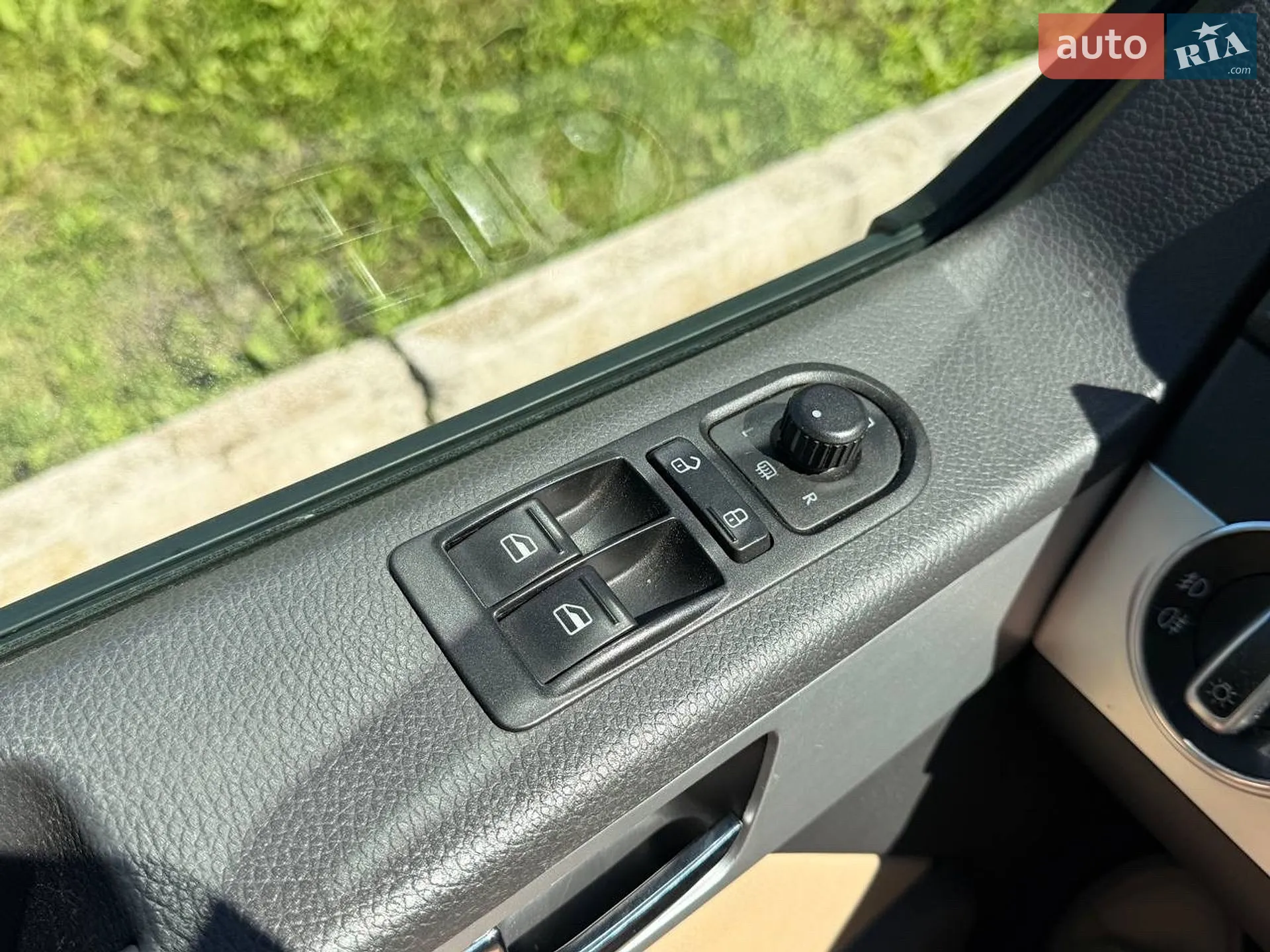 2013 Volkswagen Multivan - мініатюра 33