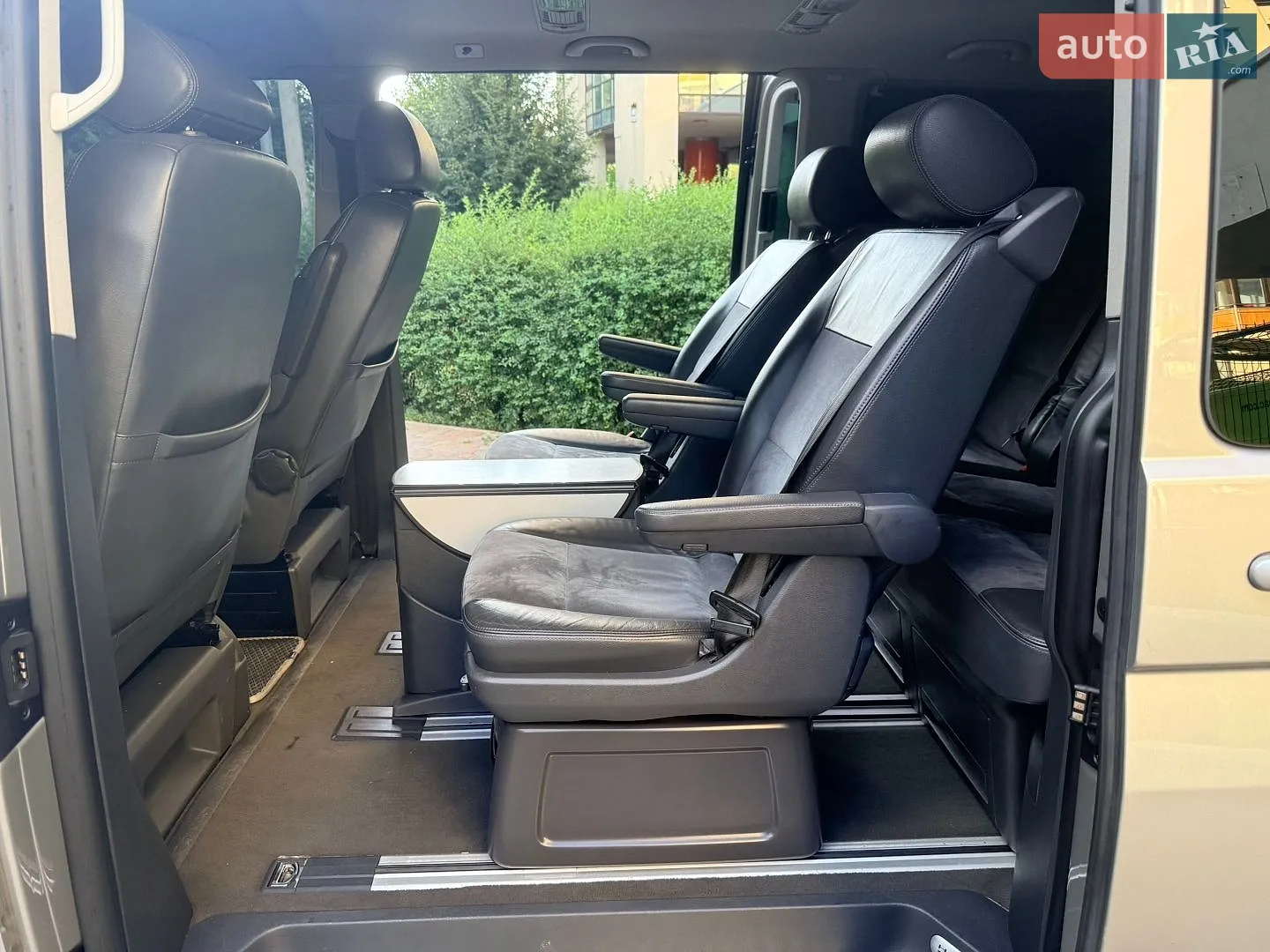 2010 Volkswagen Multivan - мініатюра 10