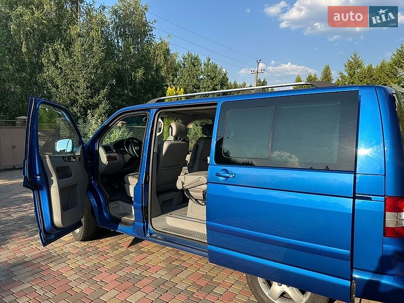 Мінівен Volkswagen Multivan 2009 в Луцьку