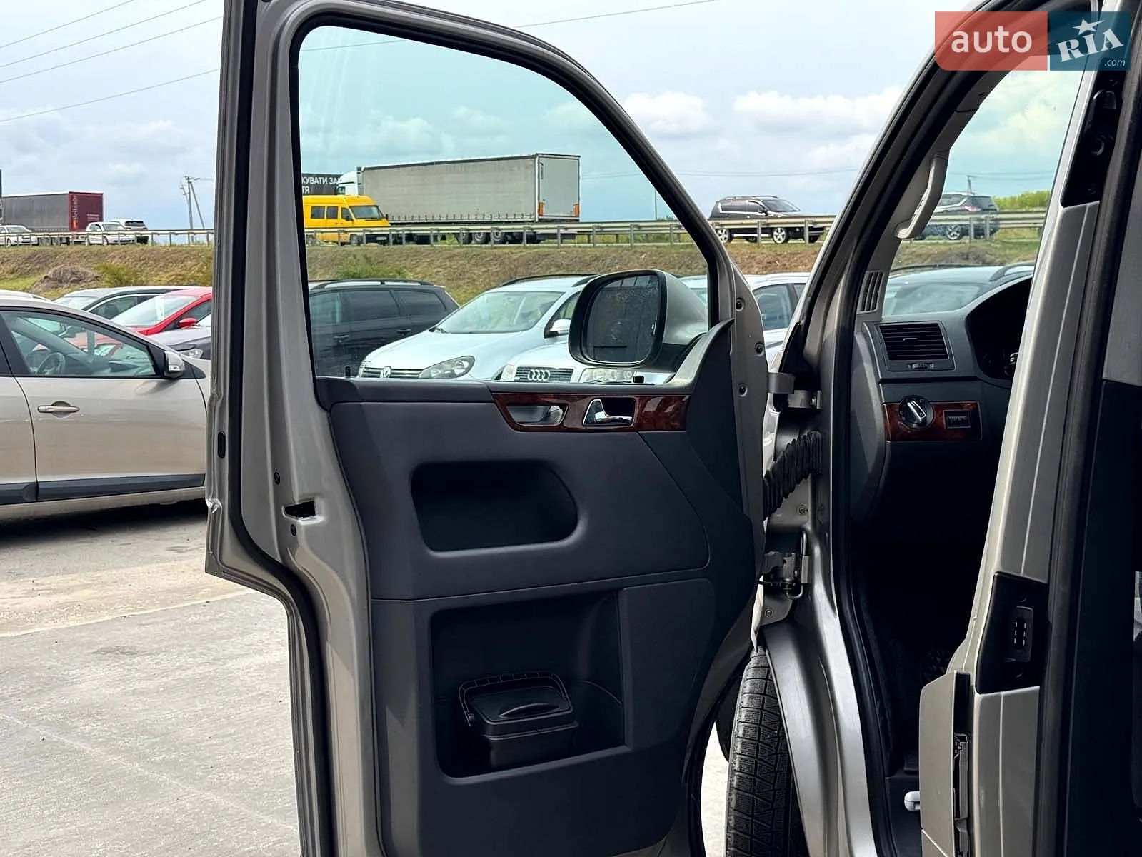 2012 Volkswagen Multivan - мініатюра 36