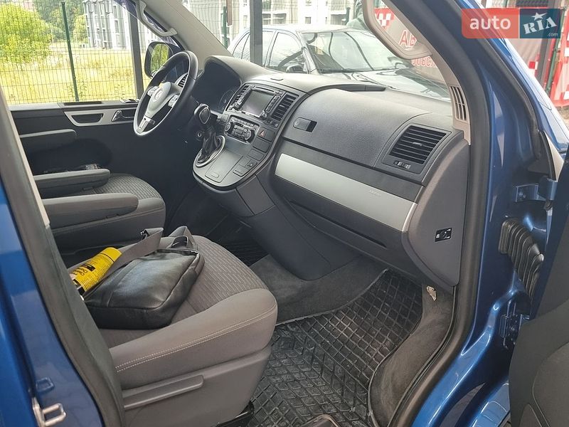 Минивэн Volkswagen Multivan 2013 в Виннице
