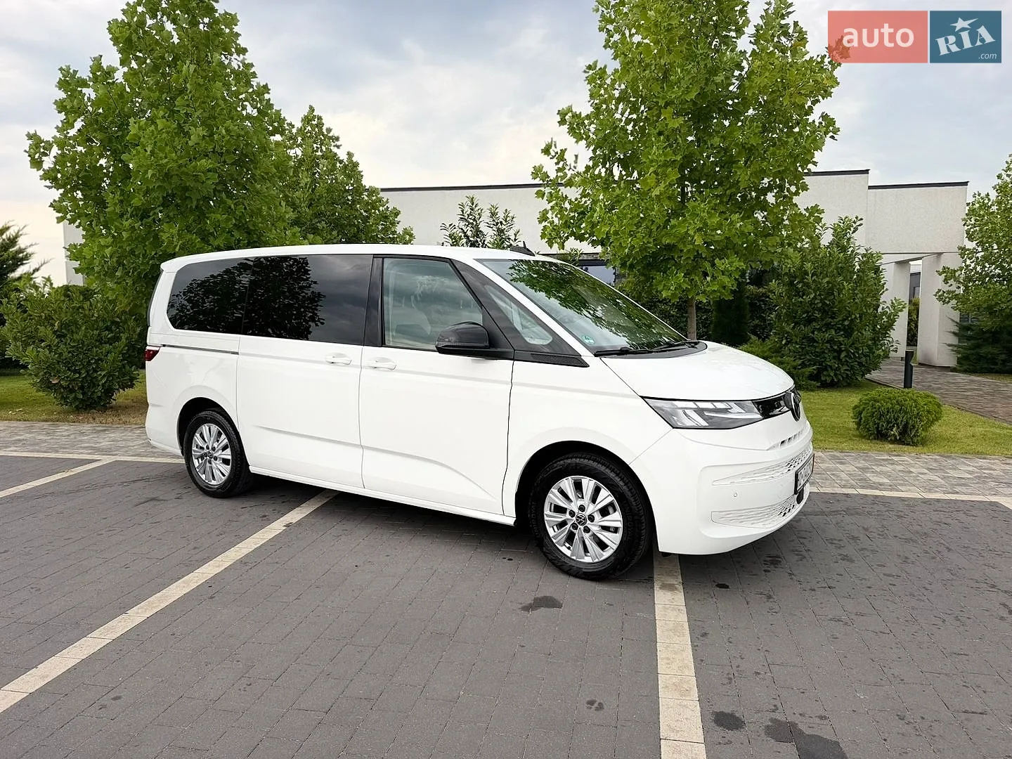 2022 Volkswagen Multivan - мініатюра 3
