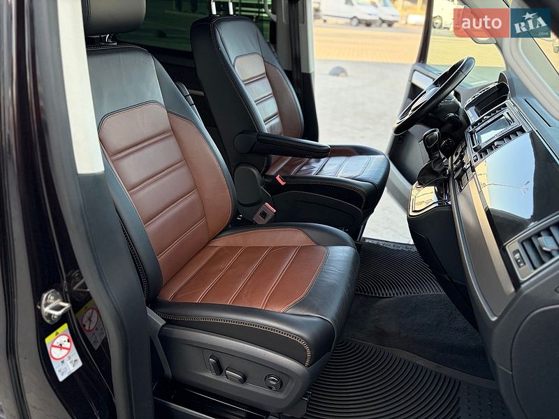 Мінівен Volkswagen Multivan 2017 в Чернівцях
