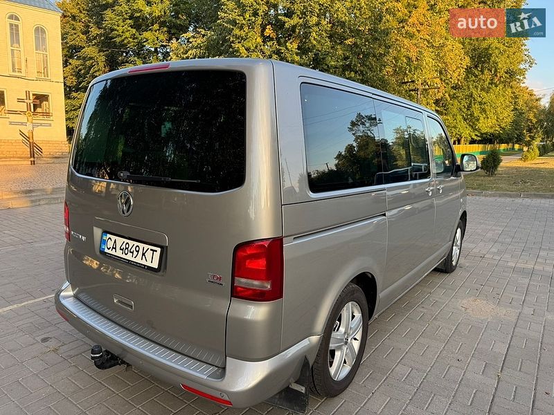 Минивэн Volkswagen Multivan 2012 в Каменке