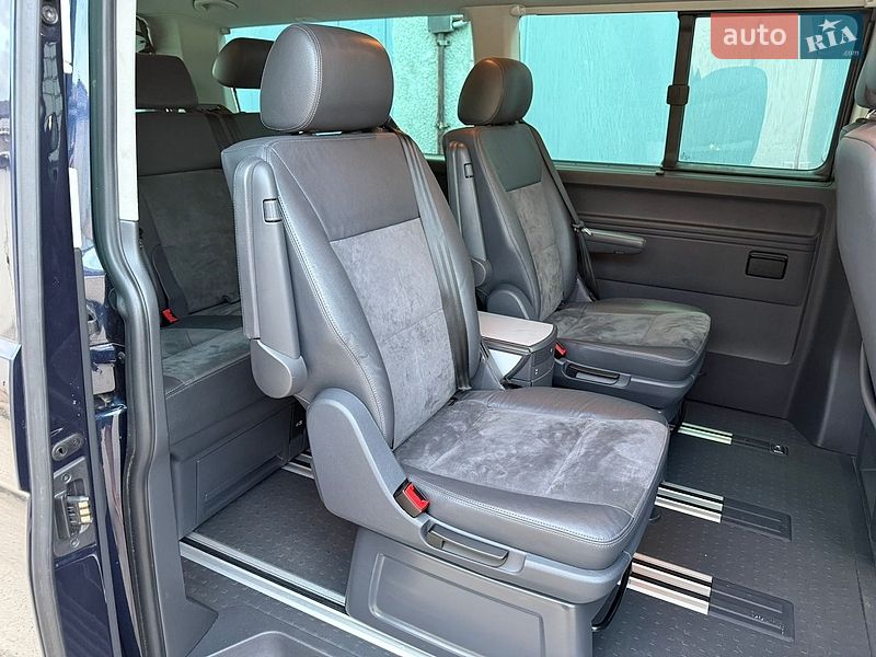 Минивэн Volkswagen Multivan 2015 в Киеве