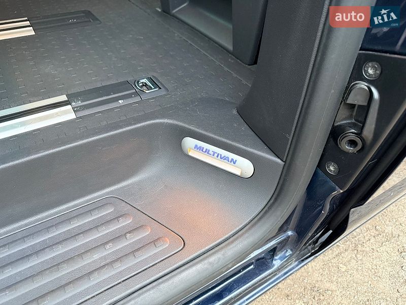 Минивэн Volkswagen Multivan 2015 в Киеве