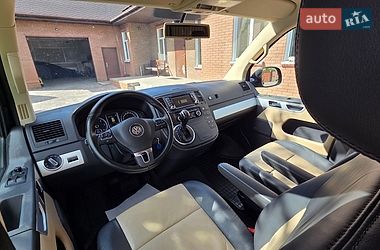 Мінівен Volkswagen Multivan 2014 в Дніпрі