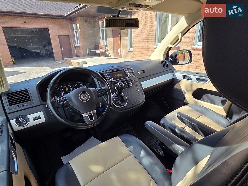 Мінівен Volkswagen Multivan 2014 в Дніпрі