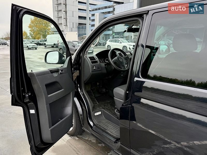 Минивэн Volkswagen Multivan 2013 в Киеве