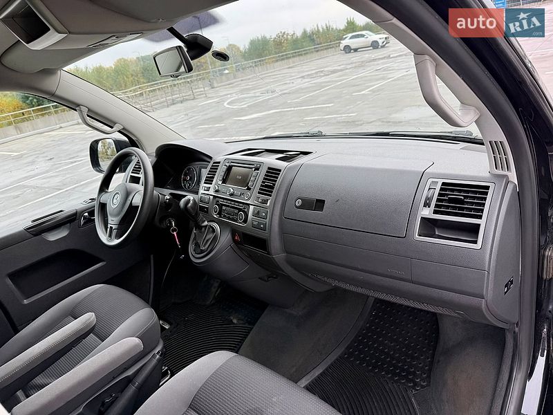 Минивэн Volkswagen Multivan 2013 в Киеве