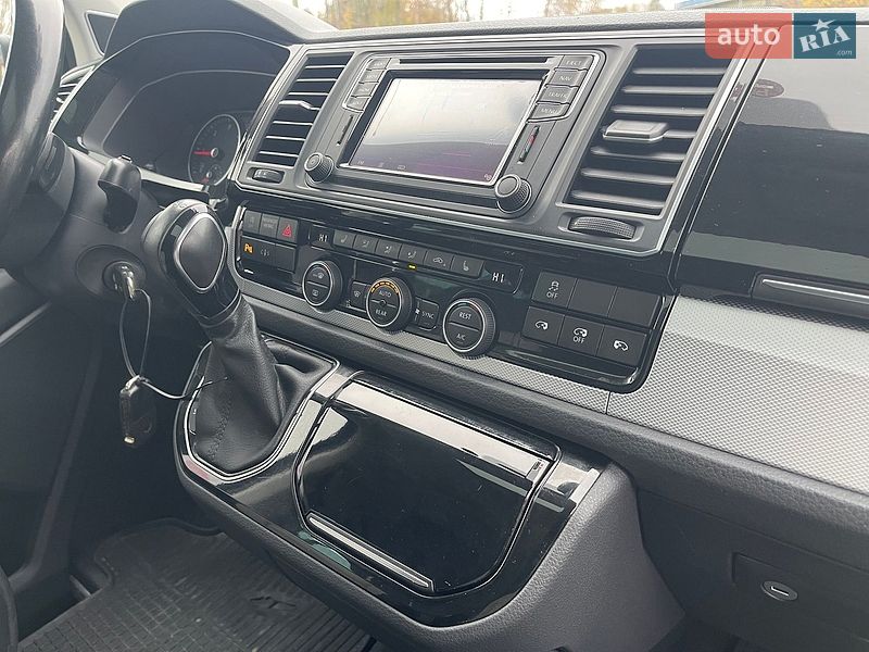 Минивэн Volkswagen Multivan 2016 в Луцке