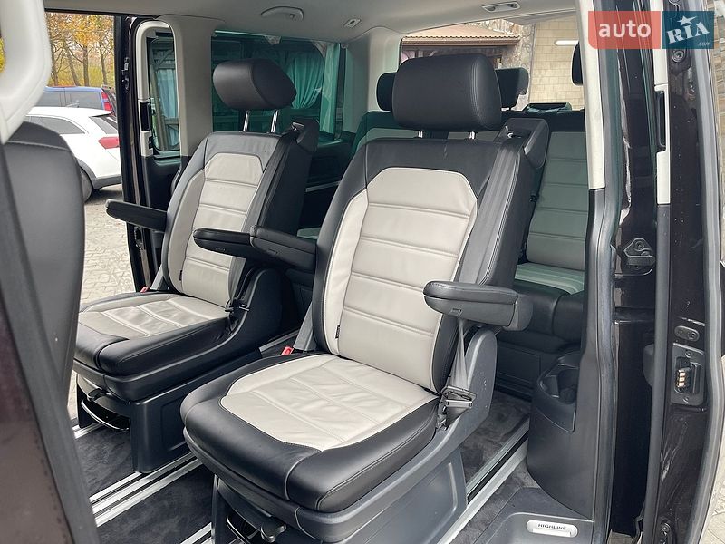 Минивэн Volkswagen Multivan 2016 в Луцке