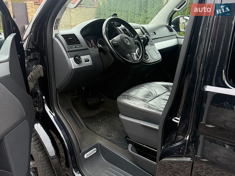 Минивэн Volkswagen Multivan 2011 в Луцке фото 6 Минивэн Volkswagen Multivan 2011 в Луцке