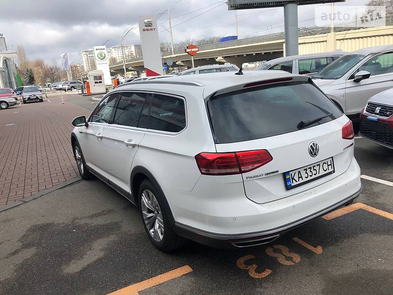 Універсал Volkswagen Passat Alltrack 2015 в Києві