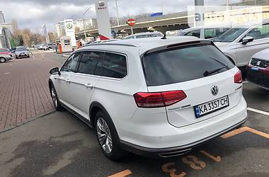 Универсал Volkswagen Passat Alltrack 2015 в Киеве