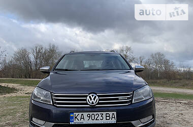 Универсал Volkswagen Passat Alltrack 2012 в Киеве