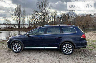 Универсал Volkswagen Passat Alltrack 2012 в Киеве