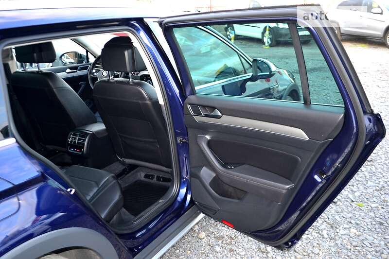 Универсал Volkswagen Passat Alltrack 2018 в Хмельницком