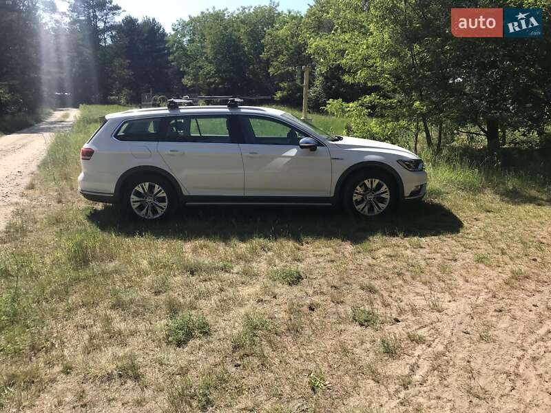 Универсал Volkswagen Passat Alltrack 2017 в Ровно
