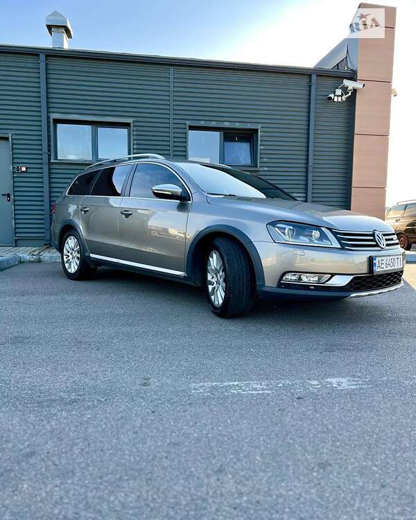 Универсал Volkswagen Passat Alltrack 2012 в Днепре