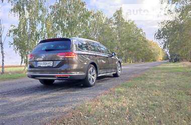 Универсал Volkswagen Passat Alltrack 2017 в Киеве