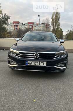 Универсал Volkswagen Passat Alltrack 2020 в Киеве