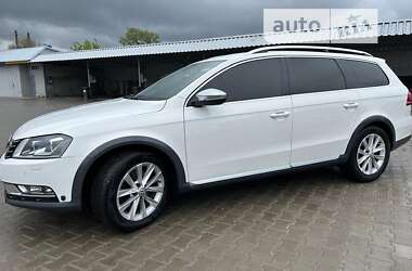 Универсал Volkswagen Passat Alltrack 2012 в Староконстантинове