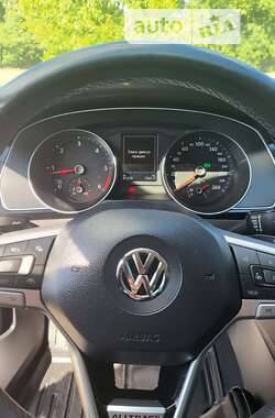 Универсал Volkswagen Passat Alltrack 2020 в Дубно