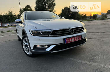 Универсал Volkswagen Passat Alltrack 2018 в Киеве