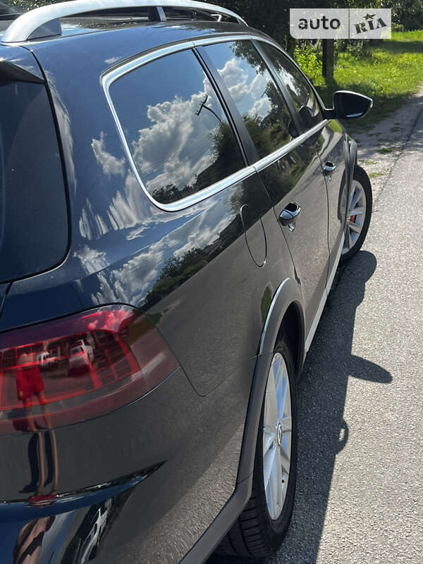 Универсал Volkswagen Passat Alltrack 2012 в Липовце